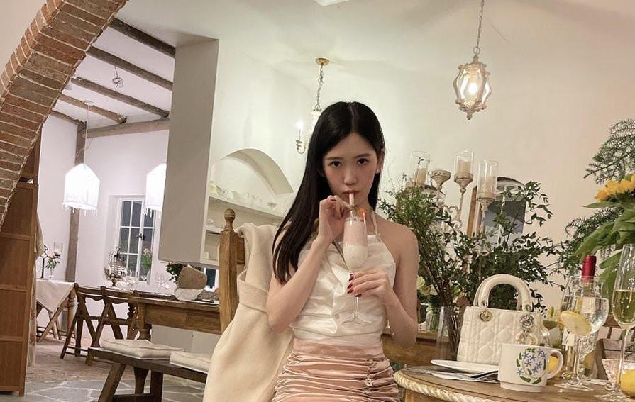 微博chloe霏霏发布超高清cos作品，妖娆不已