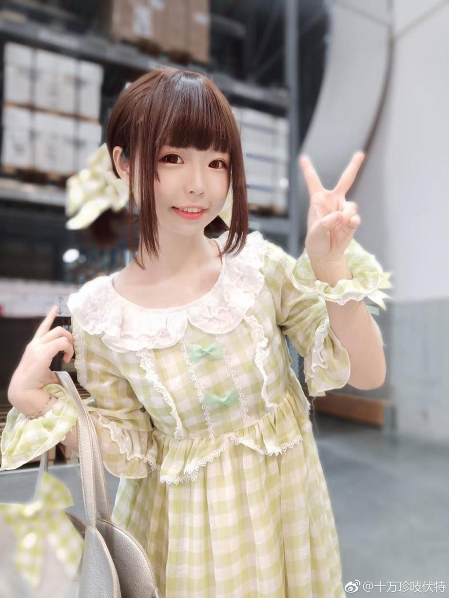 独家原图揭秘：十万珍吱伏特花嫁cosplay制作过程