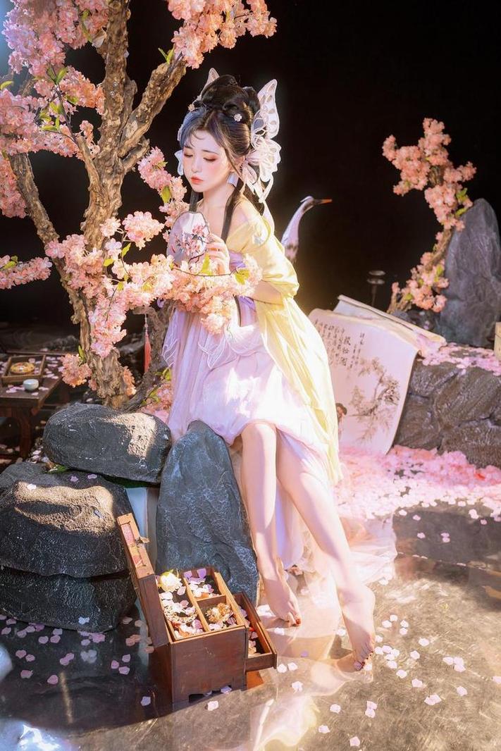 一图胜千言：喵小吉花絮壁纸的美学价值