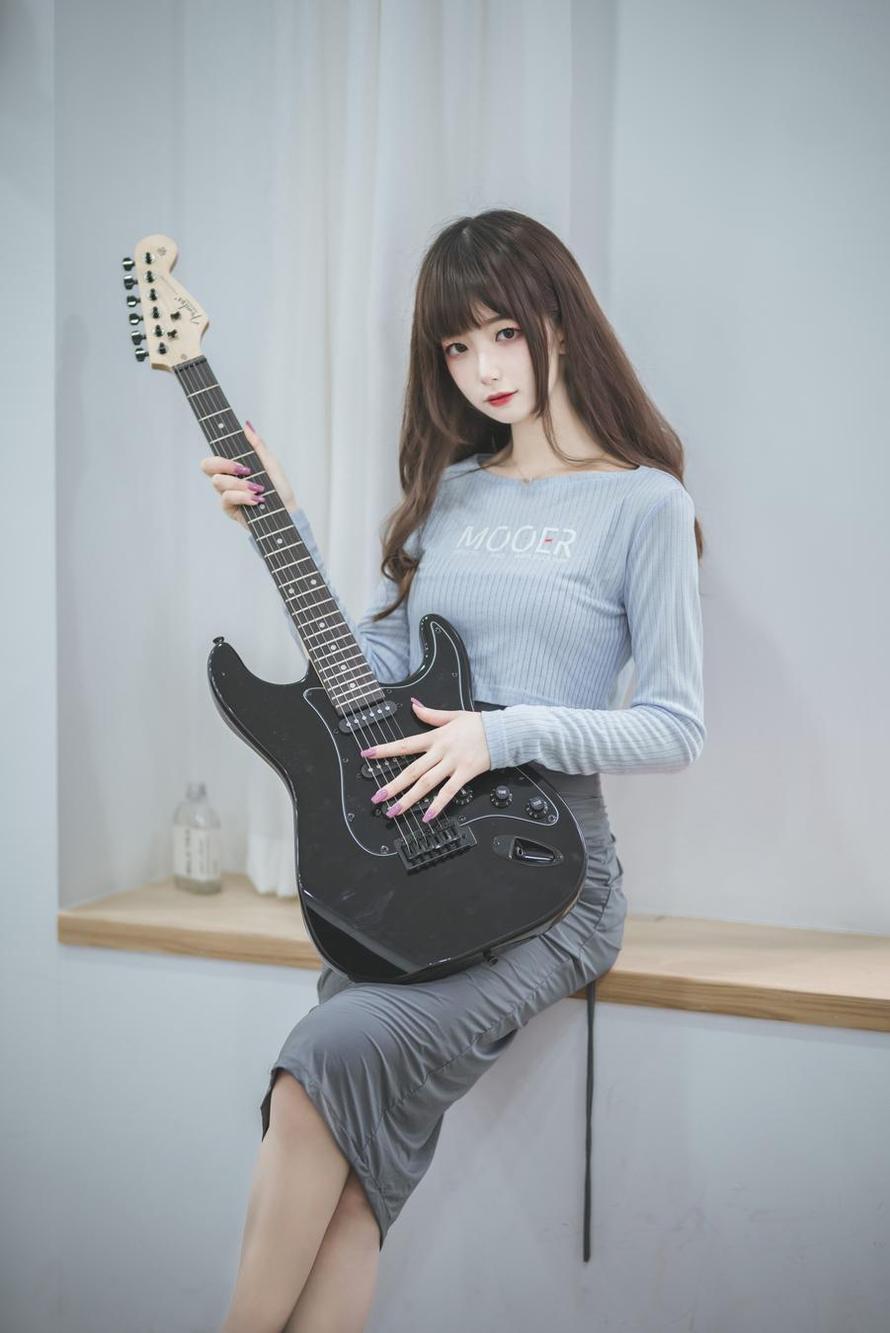 封疆疆v免费下载：妆容精美的cosplayer原图，一同分享美丽