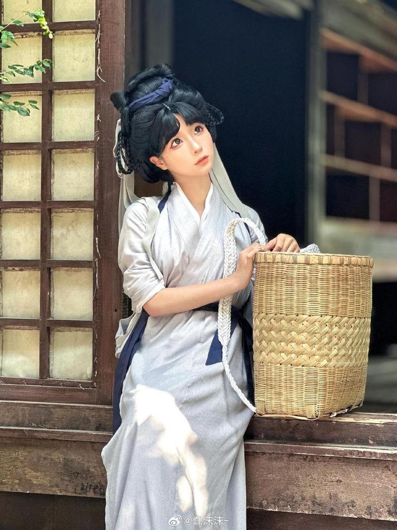 蠢沫沫小蓝鸟照片：绝美cos作品精选