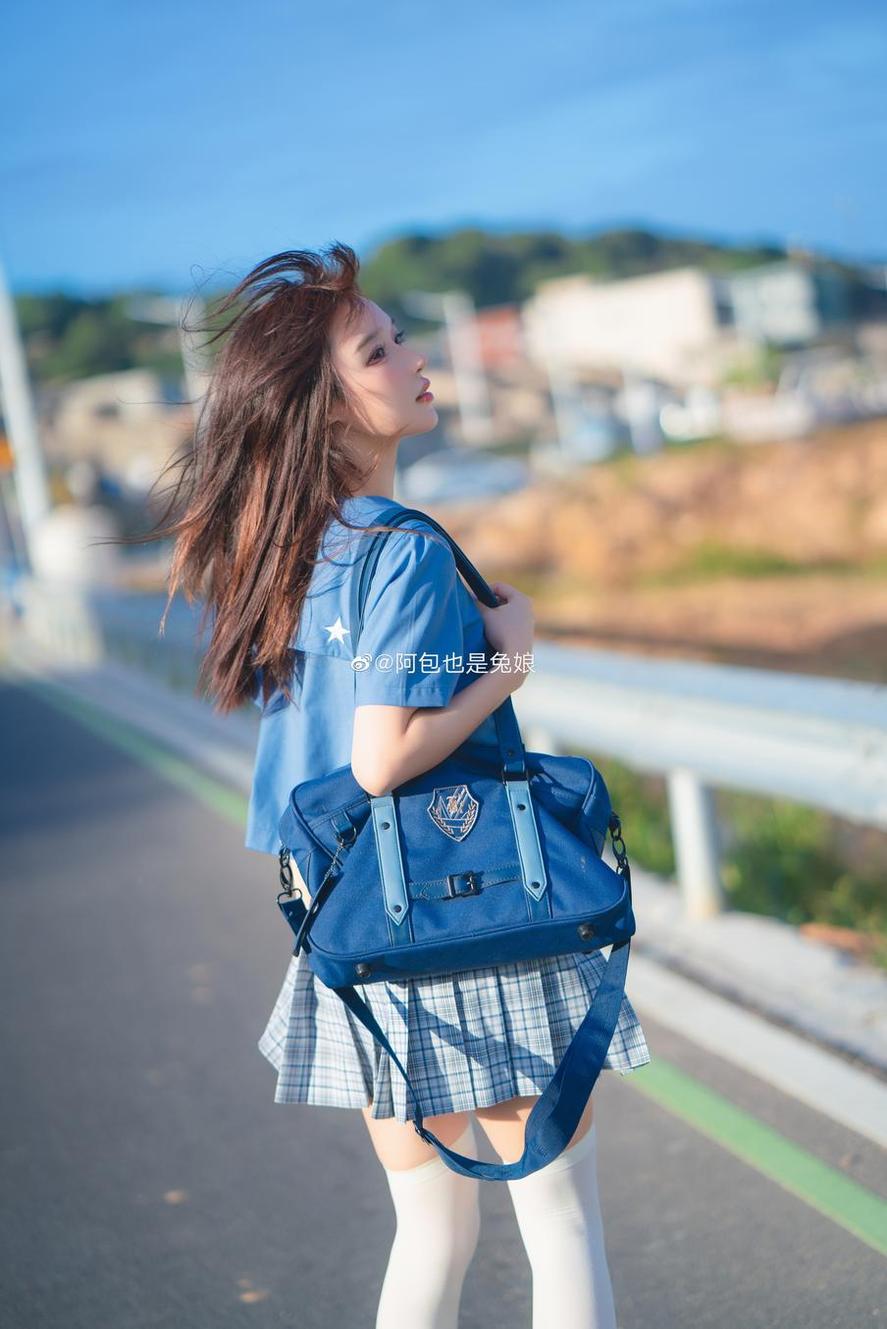 美妆达人阿包也是兔娘忘了带裤子，cos合集一网打尽