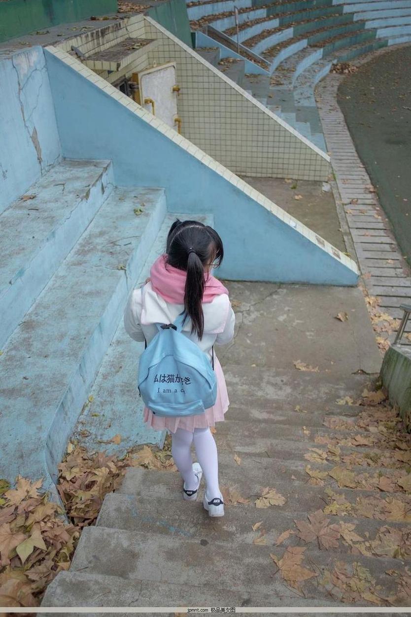 阿诺不是施瓦辛戈浴缸校服，一起看这组独家cos作品